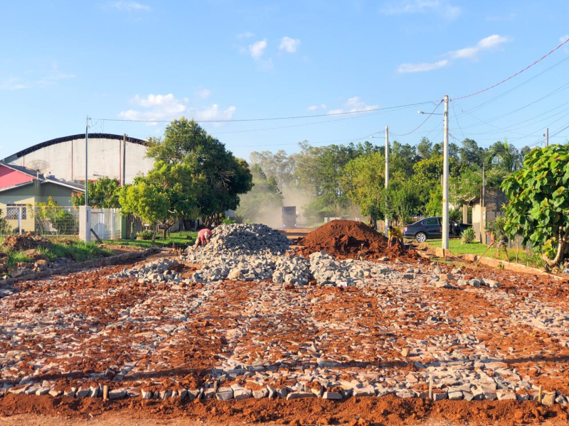 CALÇAMENTO NAS RUAS VENÂNCIO AIRES E 20 DE SETEMBRO 
